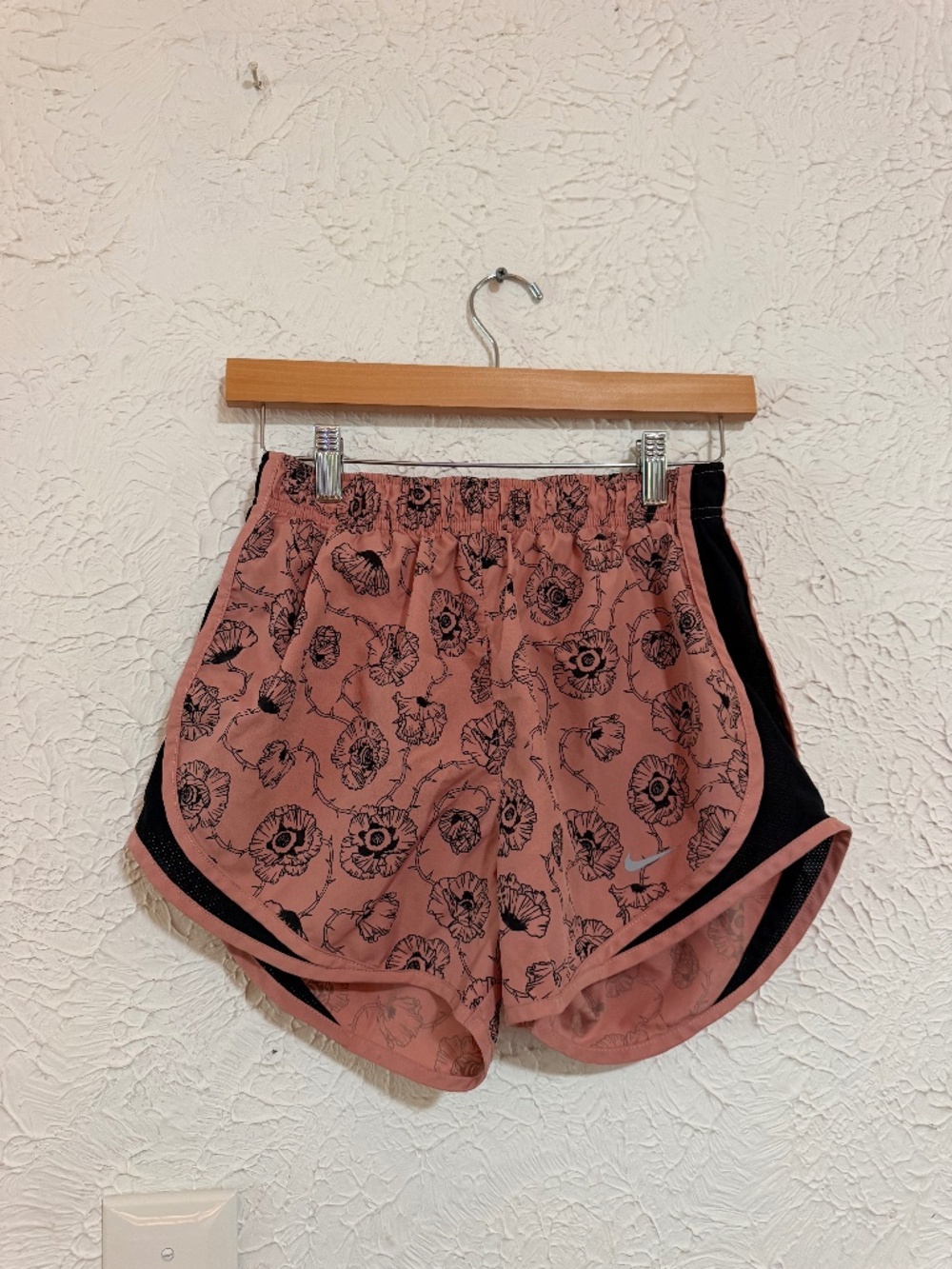 Nike Dri FIT Pink Black Floral Athletic Shorts Small